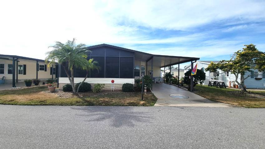 Lake Wales, FL Mobile Home for Sale located at 2237 Meadowlark Place Tower Lakes